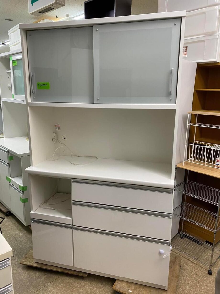 kitchen-cabinet
